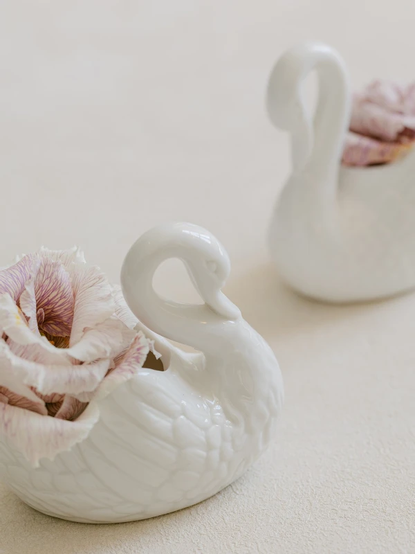 A Wedding That Gave Pale Provence a Pop of Plum