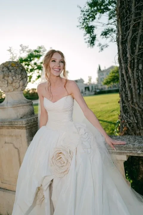 A Wedding That Gave Pale Provence a Pop of Plum