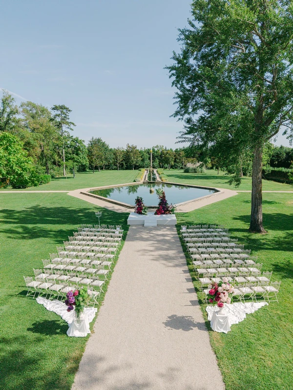 A Wedding That Gave Pale Provence a Pop of Plum