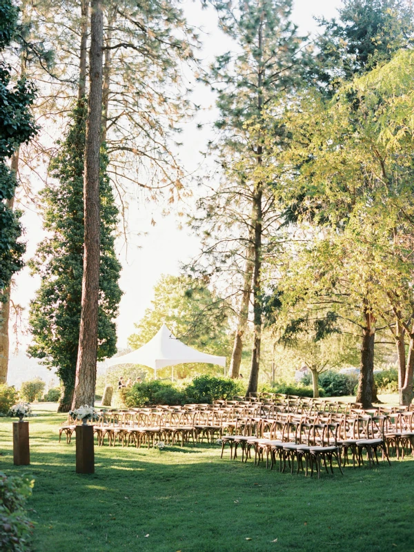 An Outdoor Wedding for Alex and Taylor