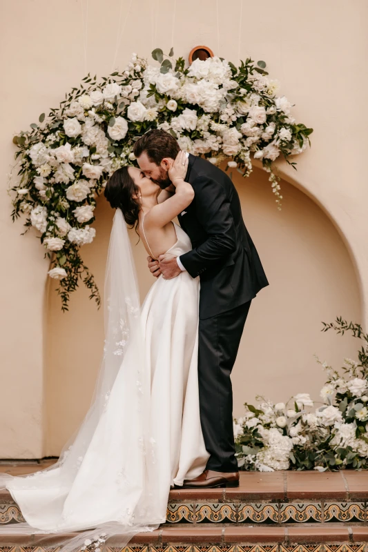 A Classic Wedding for Alexandra and Scott