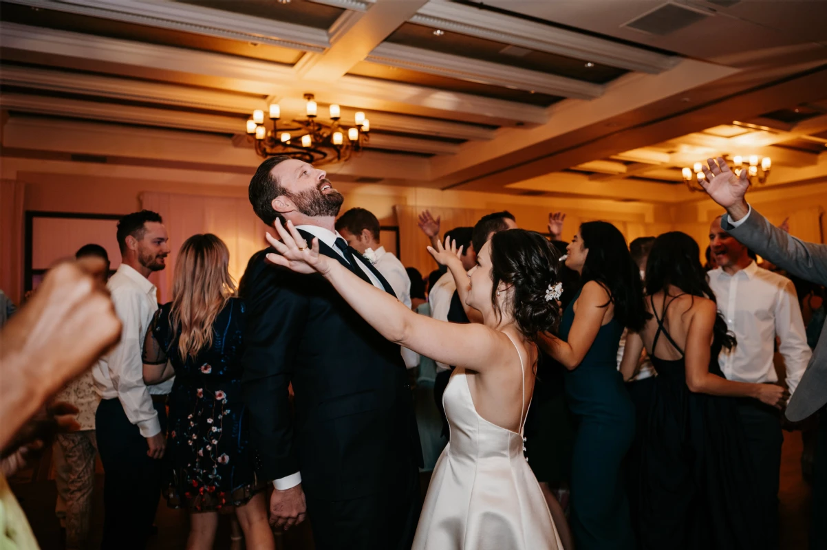 A Classic Wedding for Alexandra and Scott