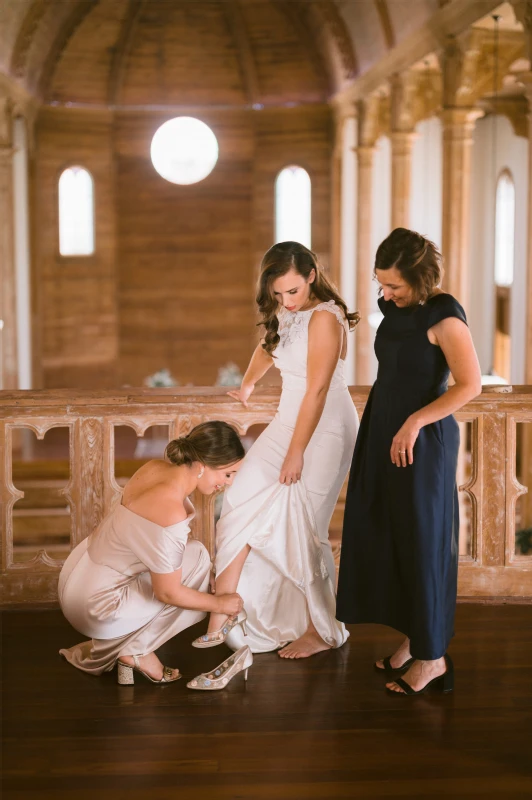 An Indoor Wedding for Alyssa and Han