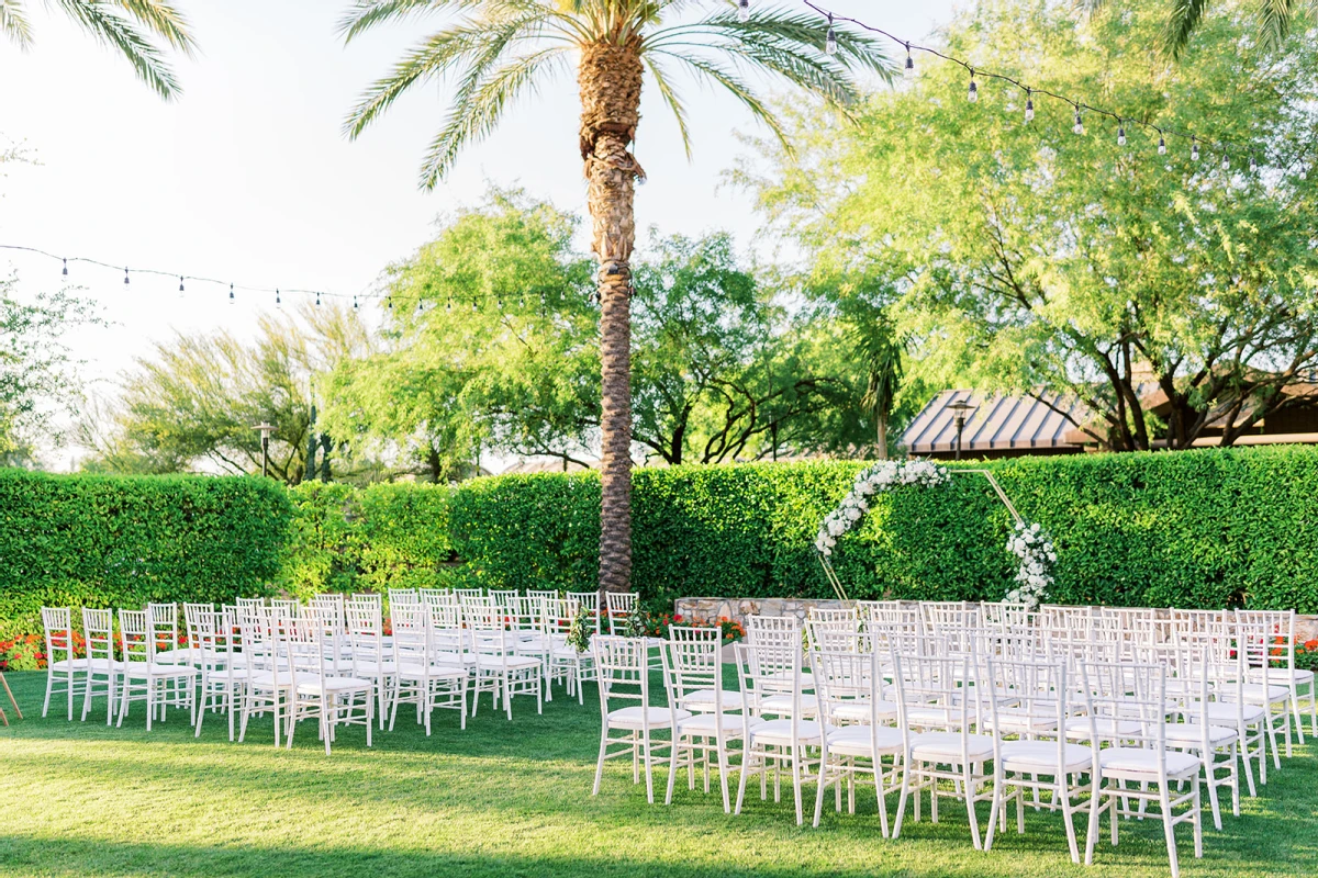 A Classic Wedding for Amanda and Alex