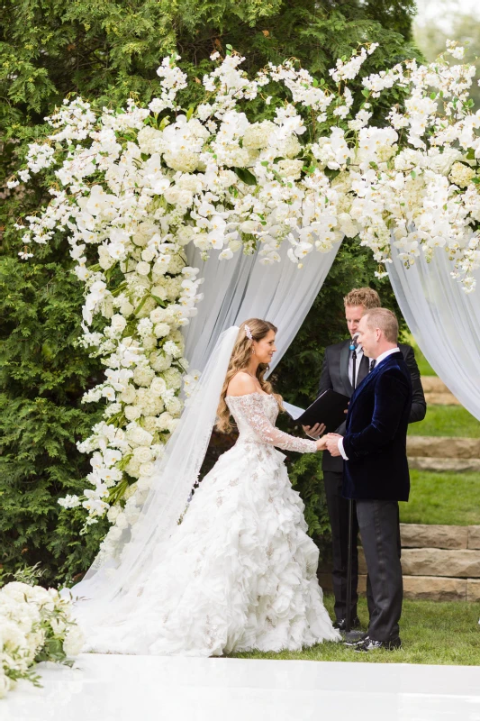 An Outdoor Wedding for Amber and Mark