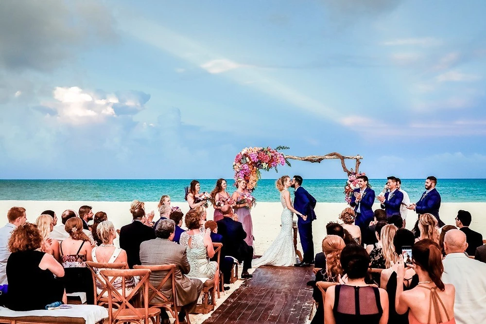 A Beach Wedding for Taylor and Bobby