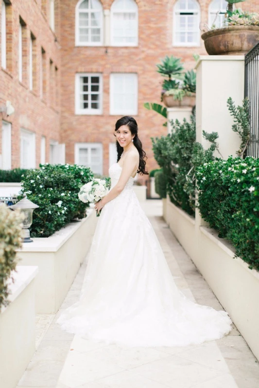 An Indoor Wedding for Emily and Randy