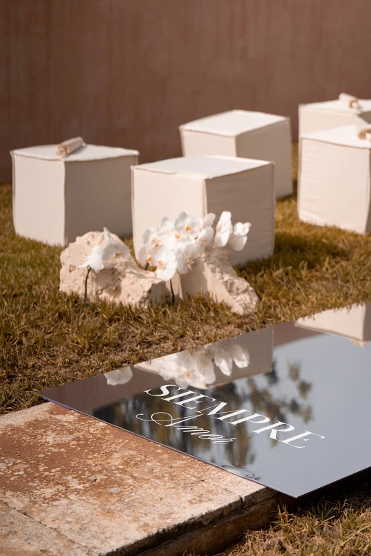 Between Terracotta Walls, a Decade of Marriage Met Its Reflection