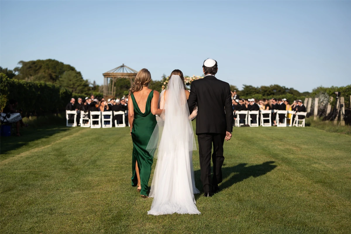 A Classic Wedding for Caroline and Joseph