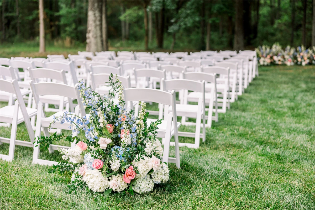 A Classic Wedding for Carrie and Michael