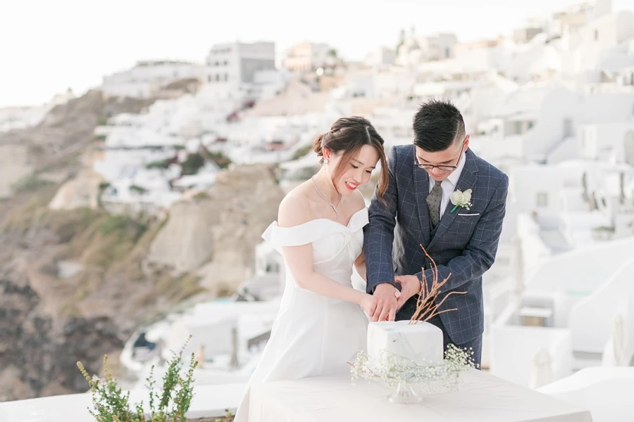 A Waterfront Wedding for Chloe and Francis