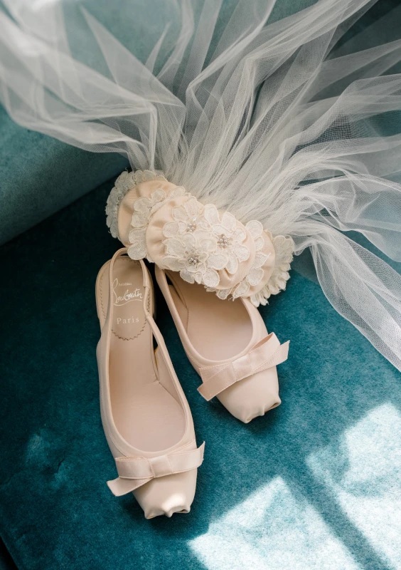 A Gem-Toned Wedding for Claire and Chris