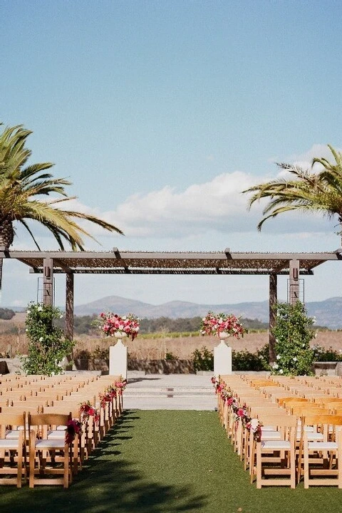 A Classic Wedding for Joyce and Taylor