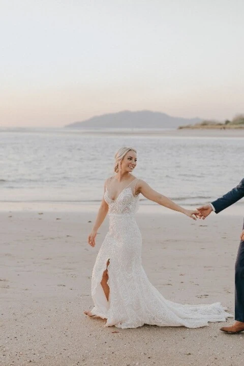 A Beach Wedding for Mickie and Steve