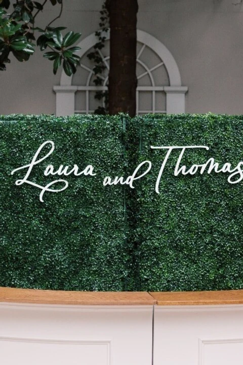 A Classic Wedding for Laura and Thomas