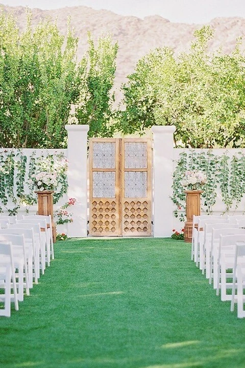 An Outdoor Wedding for Jessica and Travis