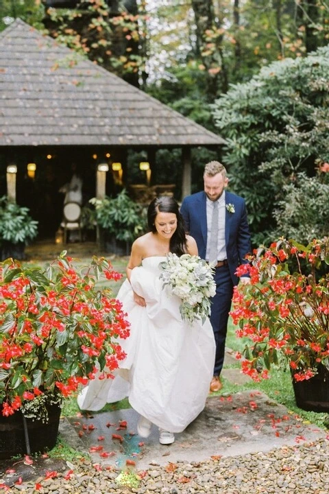 A Country Wedding for Meghan and David