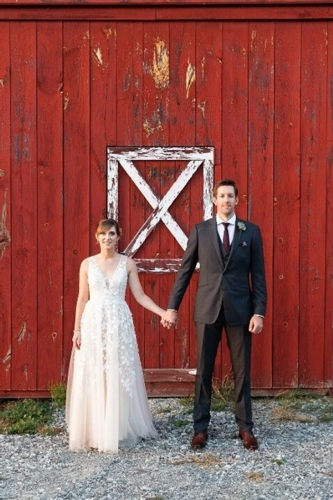 A Rustic Wedding for Holly and Robb