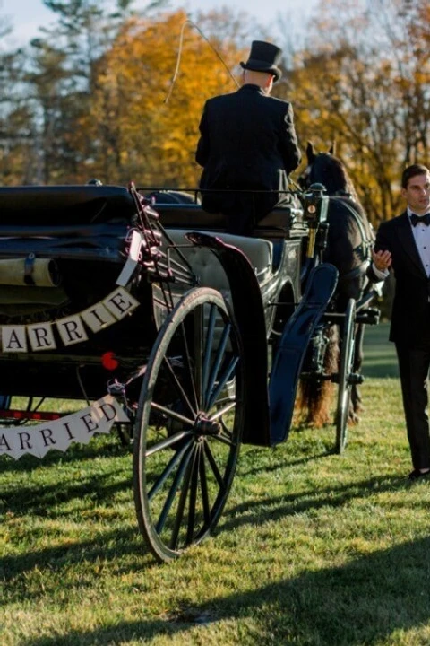 An Outdoor Wedding for Lucy and Derrick