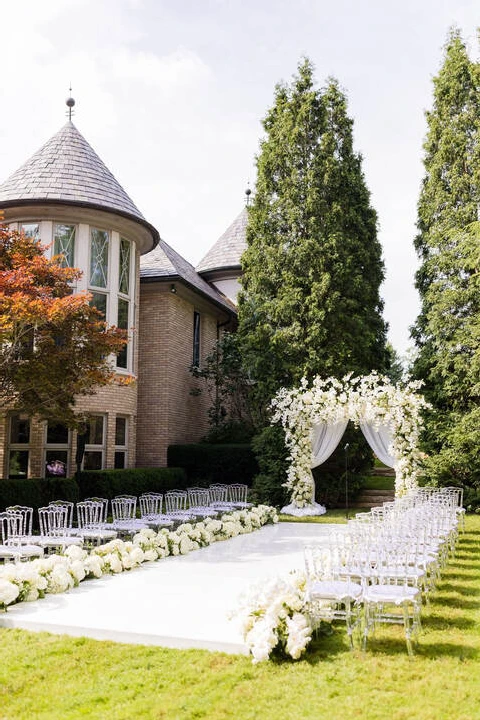 An Outdoor Wedding for Amber and Mark