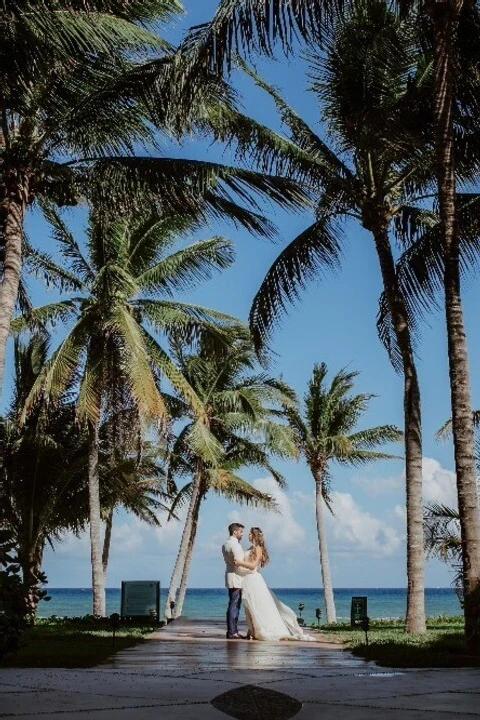 A Beach Wedding for Gigi and Bruno