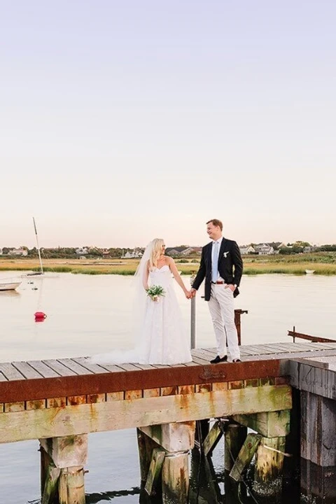 A Classic Wedding for Annie and Taylor