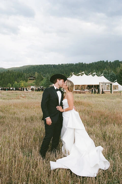 A Country Wedding for Carli and Aaron