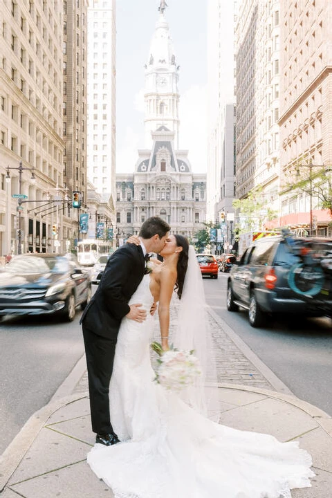 A Indoor Wedding for Cristina and Robert