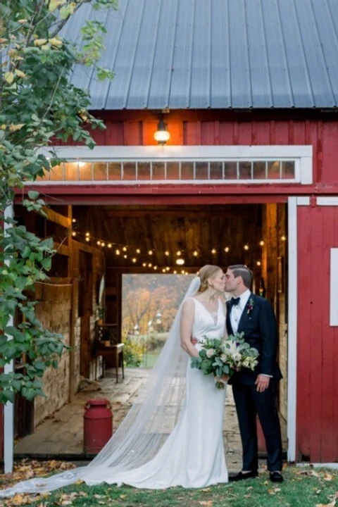 An Outdoor Wedding for Lucy and Derrick