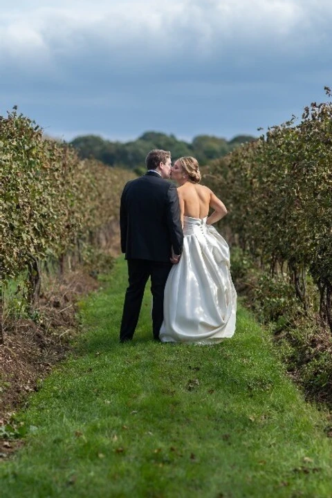 A Classic Wedding for Jackie and James