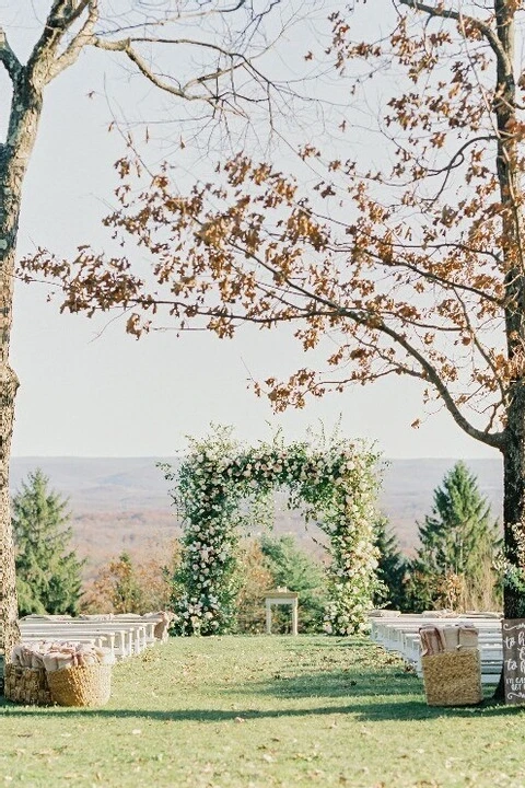 A Country Wedding for Liza and Ian