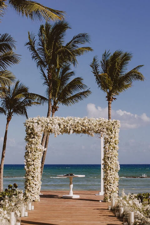 A Waterfront Wedding for Elizabeth and Jose