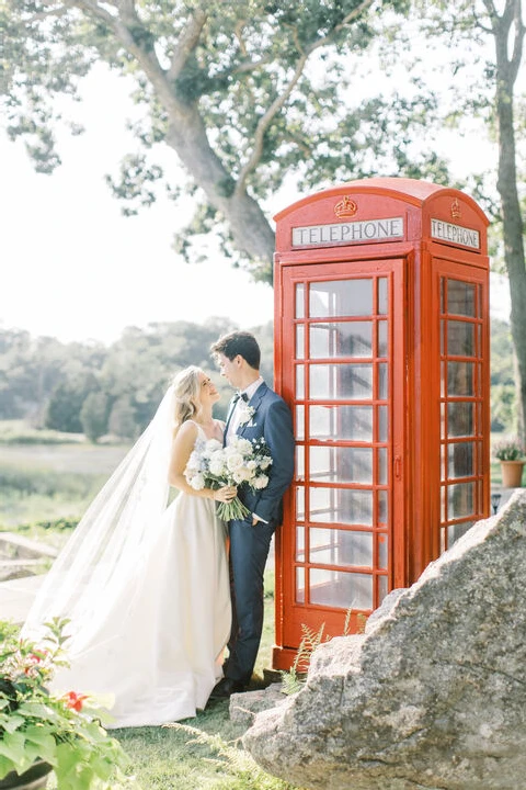 A Classic Wedding for Hannah and Niall