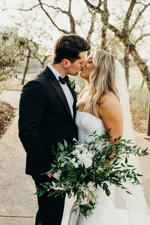 An Indoor Wedding for Jenna and Austin 