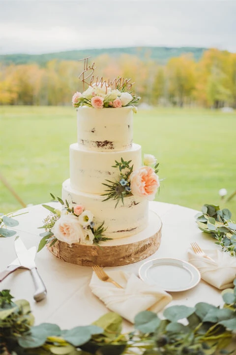 An Outdoor Wedding for June and Thomas