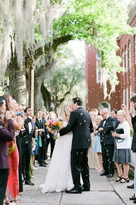 A Classic Wedding for Lindsey and Darrick