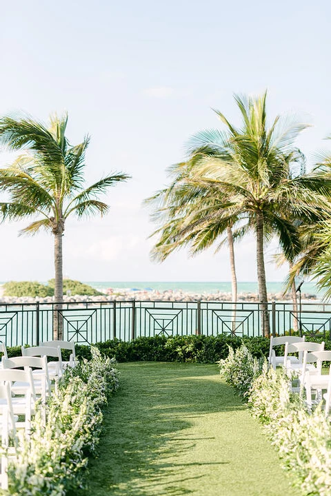 A Waterfront Wedding for Maria and Alvaro