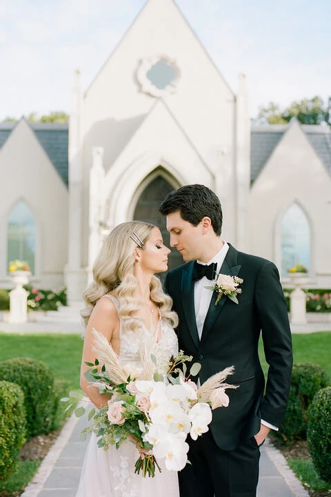 An Indoor Wedding for Monika and David