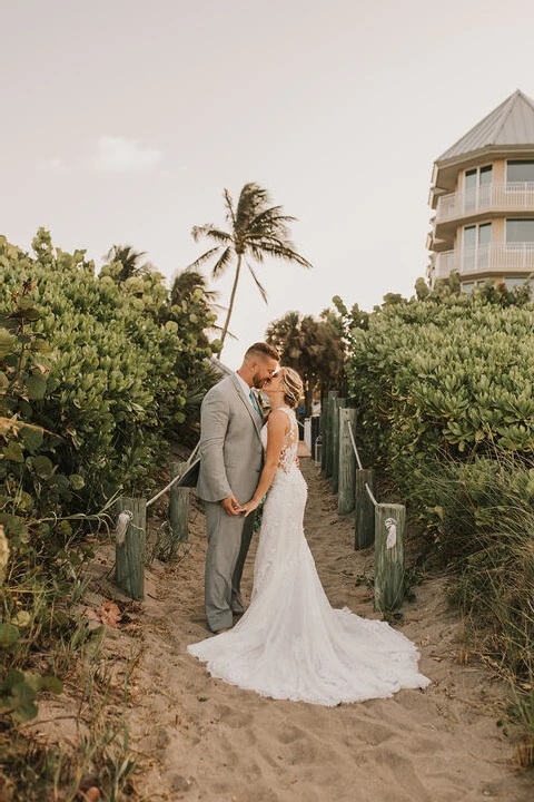 A Beach Wedding for Morgan and Robert