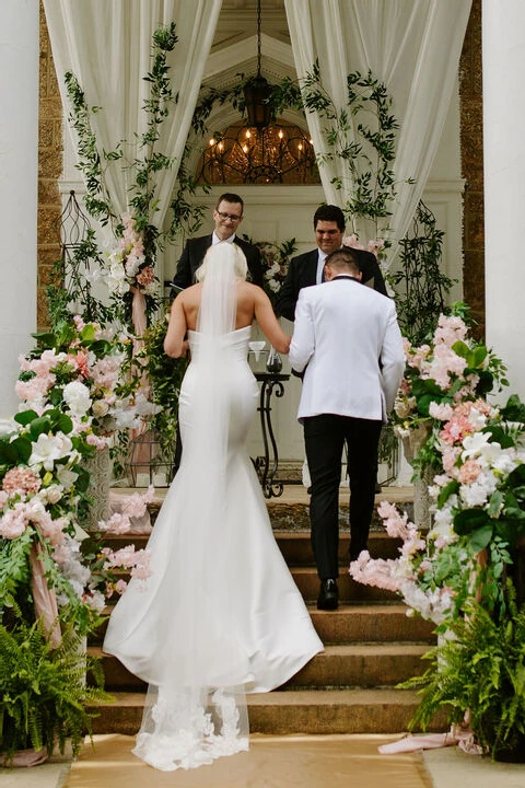 A Classic Wedding for Olivia and Miguel