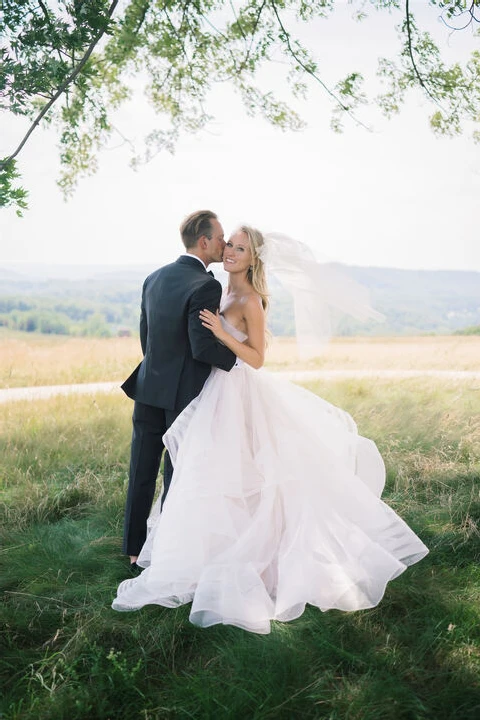 A Garden Wedding for Ruby and Dan