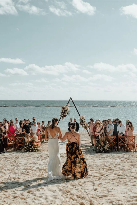 A Waterfront Wedding for Victoria and Justin