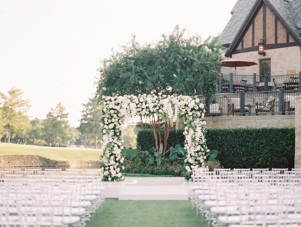 A Classic Wedding for Emily and Logan