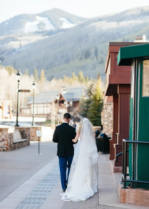 A Classic Wedding for Vanessa and Sean