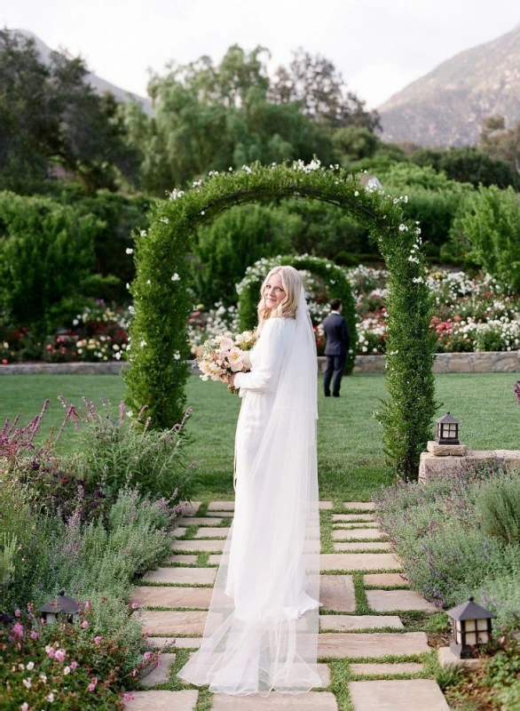 An Outdoor Wedding for Laurie and Matthew