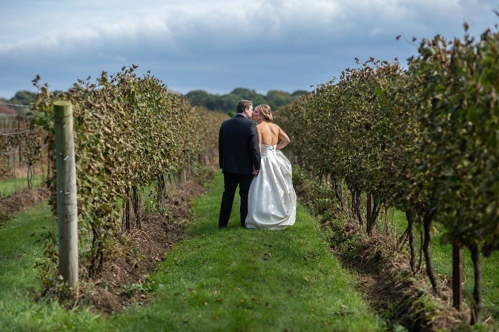 A Classic Wedding for Jackie and James