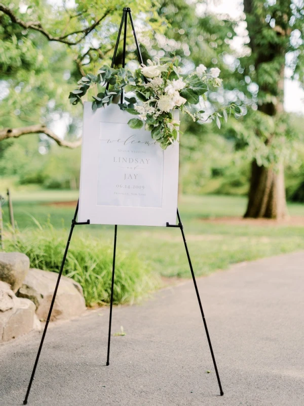 A Classic Wedding for Lindsay and Jay