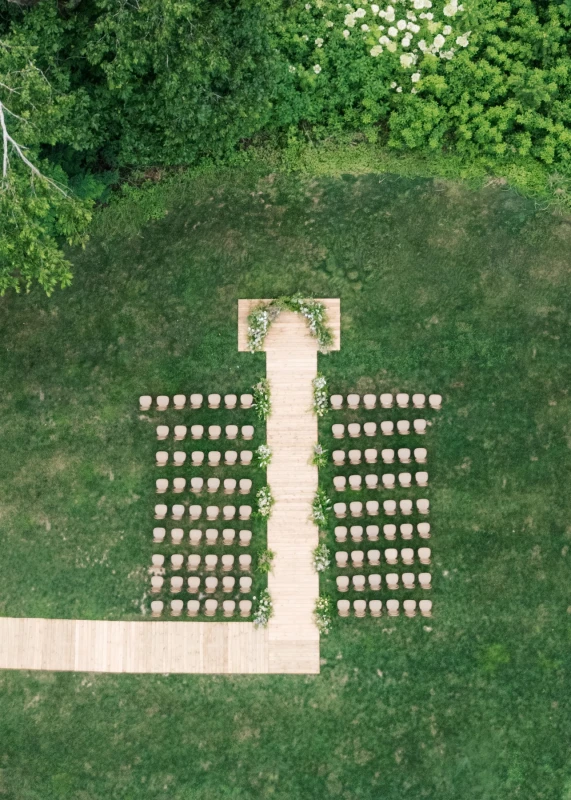A Wildflower Wedding Where the Hillside Picked the Palette