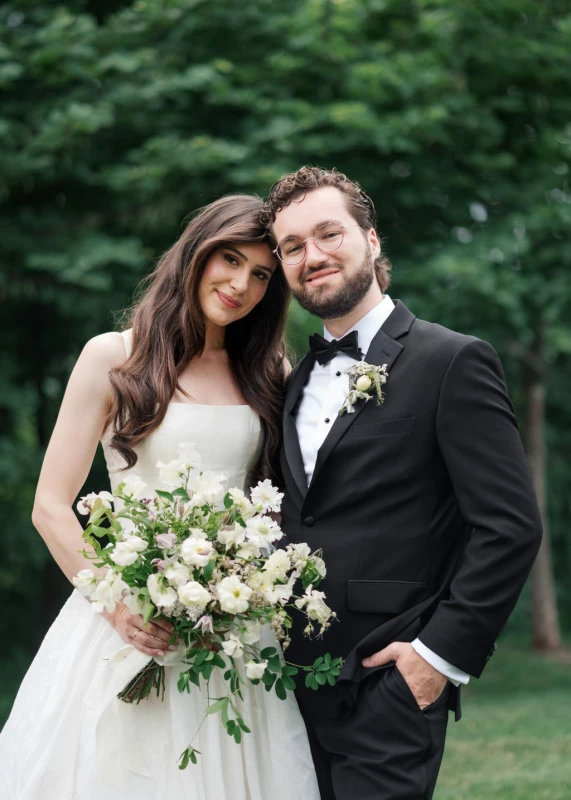 A Wildflower Wedding Where the Hillside Picked the Palette