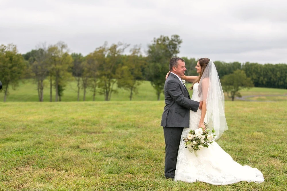 A Classic Wedding for Halie and Mitch